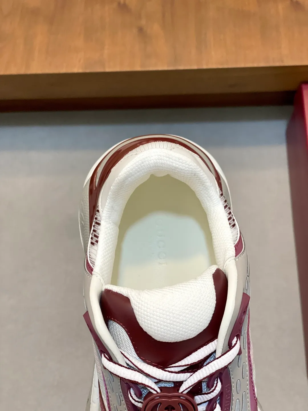 Men's Men's Shoes 💰900 Gucci Gucci 2.0 Sports Shoes Couple's Style Retro Casual Shoes Running Shoes Original Purchase, Development, Production Gucci 2.0 Sports Shoes reinterpret the brand's iconic striped webbing elements. This sneaker reinterprets the iconic details. It uses EVA thick soles and a smart silhouette to bring a stable and comfortable wearing experience. Exquisite packaging at the delivery counter. Fabric: original imported cowhide + technical fabrics. Lining: original imported breathable mesh. Sole: original molded ultra-light foam rubber. Bottom thickness: 4CM. Size: 39-44 (customized for 38, 45, 56)